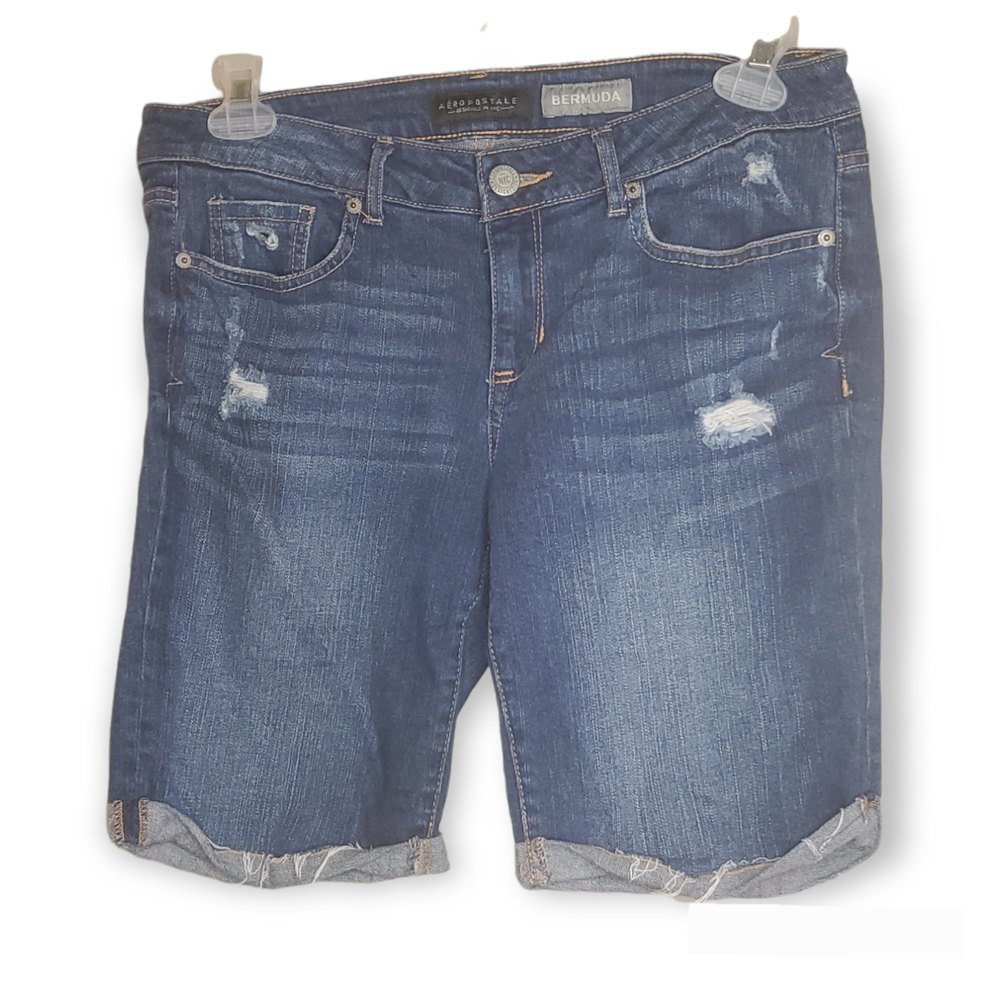 𝅺AEROPOSTALE distressed stretch medium wash denim Bermuda size 10